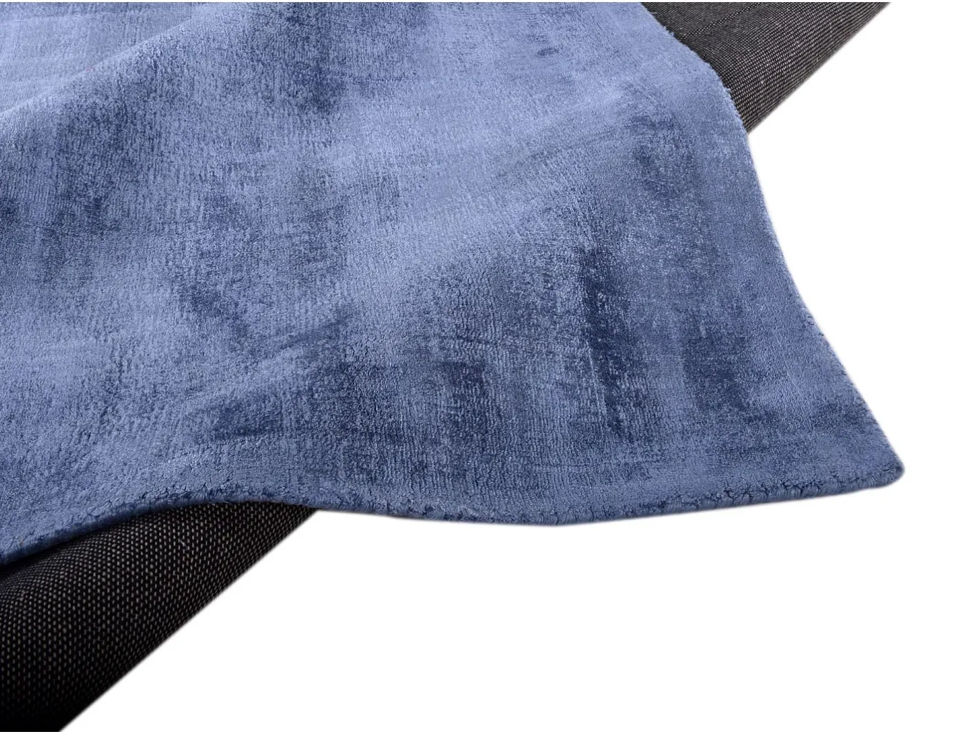Alfombra de viscosa tejida a mano 65x135 cm Shine Azul Hot
