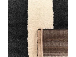 Sale Sweeek Alfombra interior con rayas en blanco y Negro