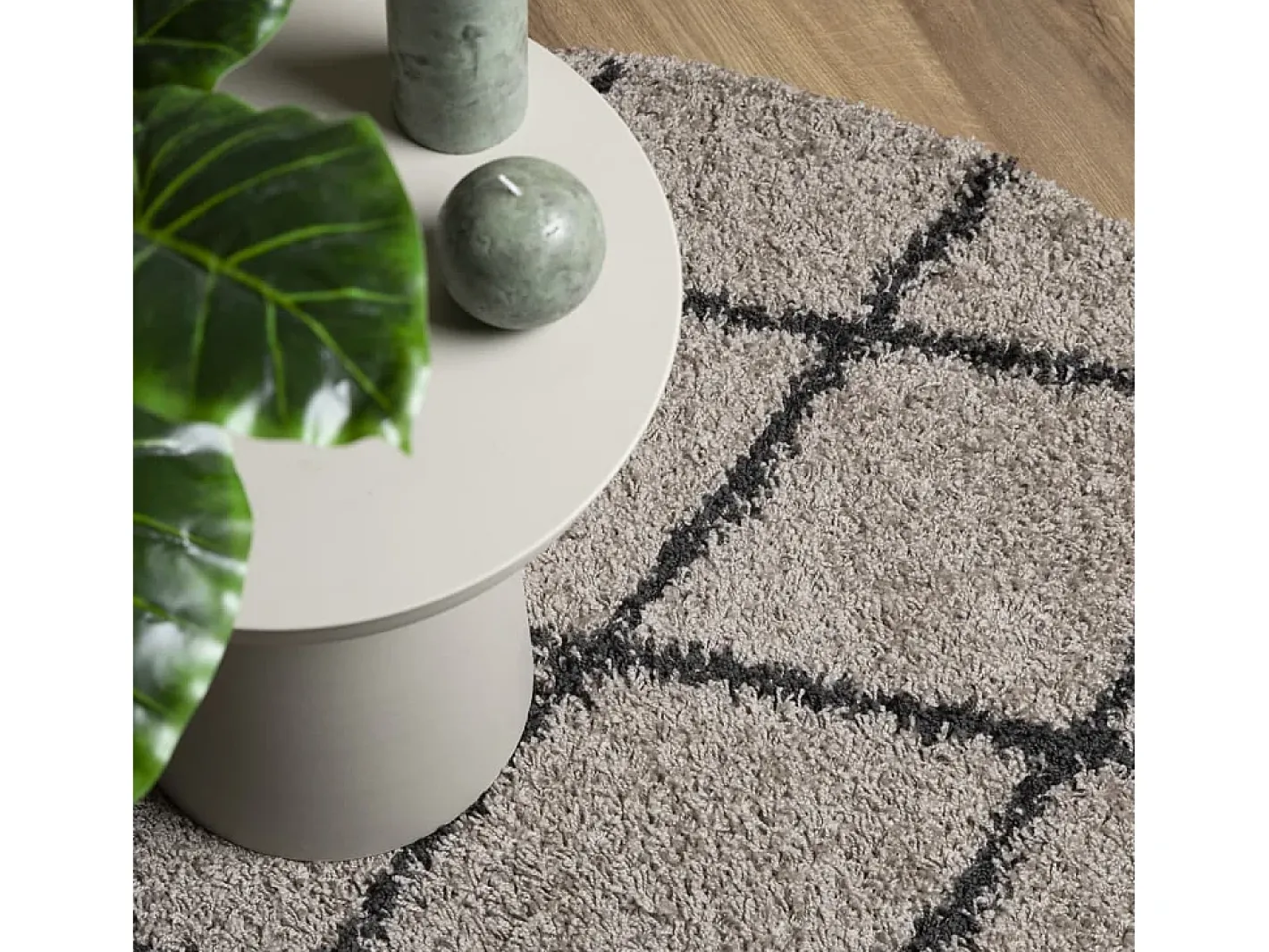 Hot Alfombra moderna de pelo largo en beige y antracita, Ø 80 cm Multicolor