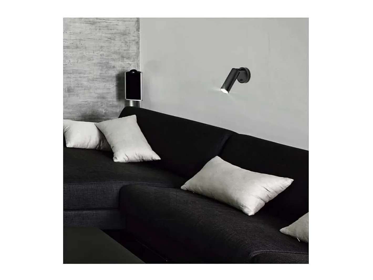 Aplique a pared modelo Antia acabado , 14cm(alto) 10cm(ancho) 23cm (fondo) Negro Sale