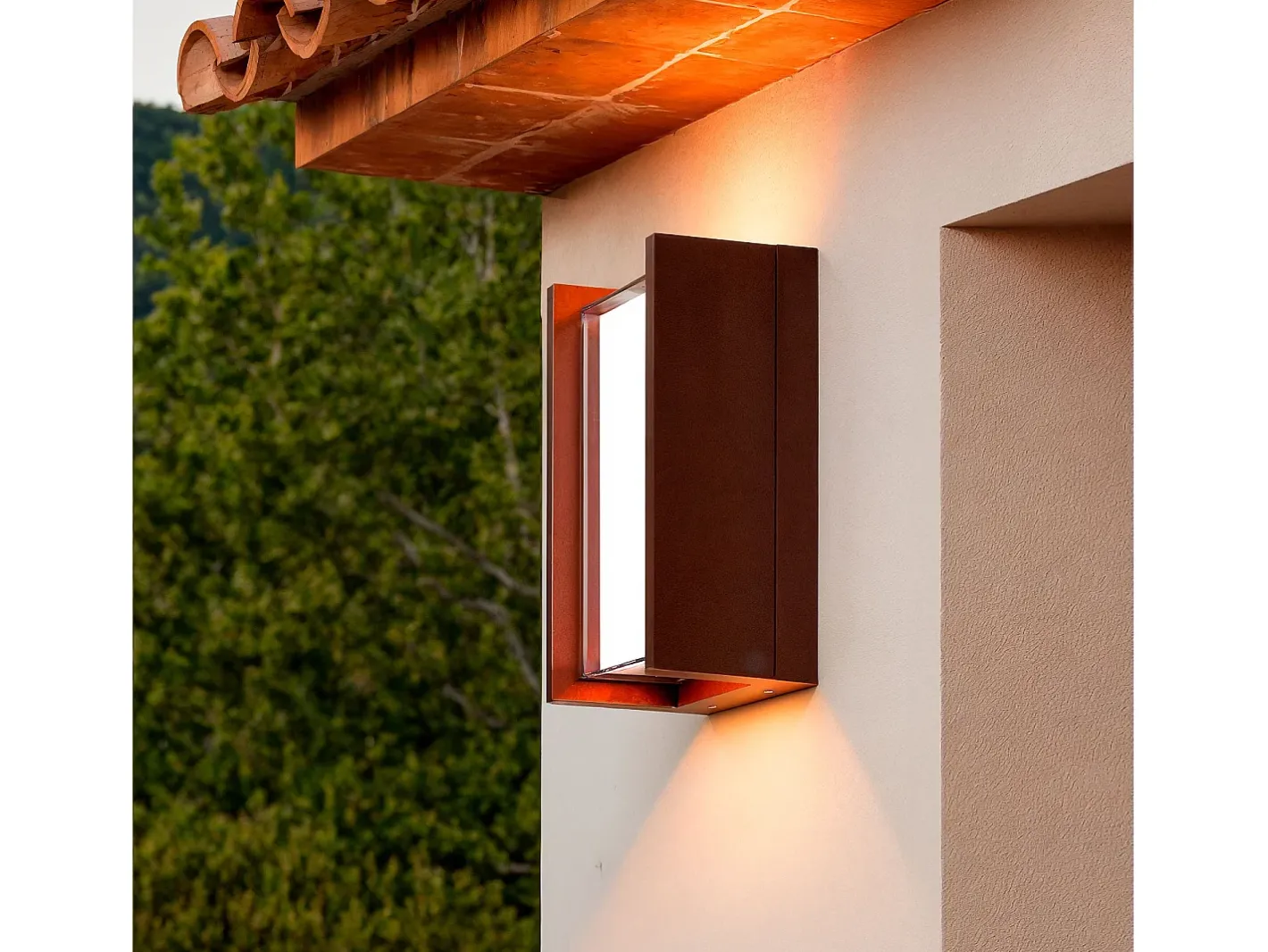 Ledkia Aplique de Pared Exterior LED 12W Aluminio CCT Seleccionable Doble Difusor Lysandra Óxido Transparente