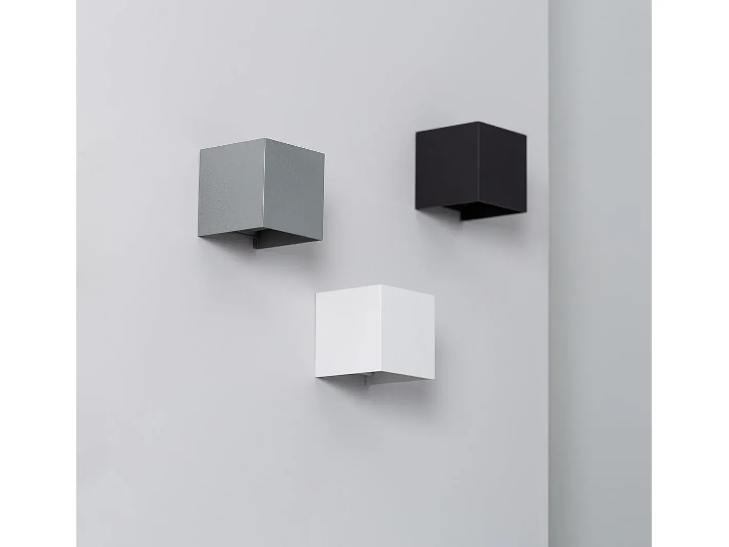 Ledkia Iluminación Exterior-Aplique de Pared Exterior LED 6W Aluminio Iluminación Doble Cara Eros 3000K Blanco Cálido Negro