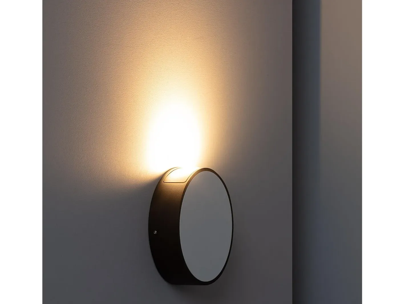 Ledkia Aplique de Pared Exterior LED 6W Aluminio Crono Blanco 3000K Blanco Cálido Negro Online