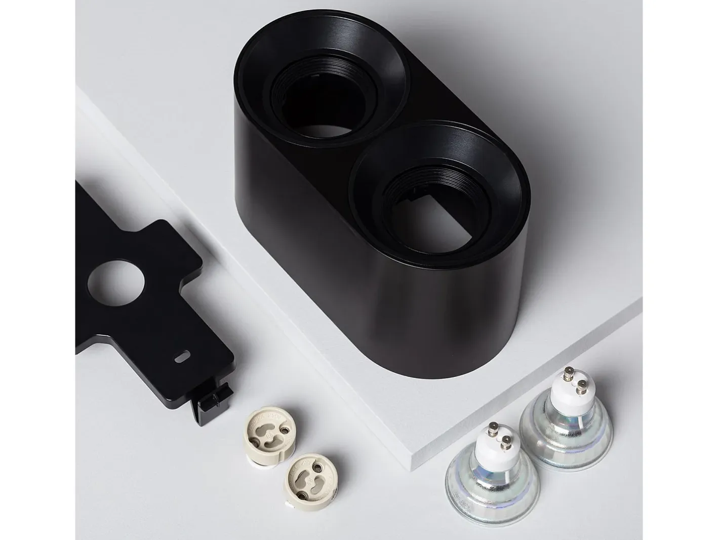 Ledkia Plafón-Aplique de Techo Doble con Bombilla GU10 Space 2700K Blanco Cálido Negro