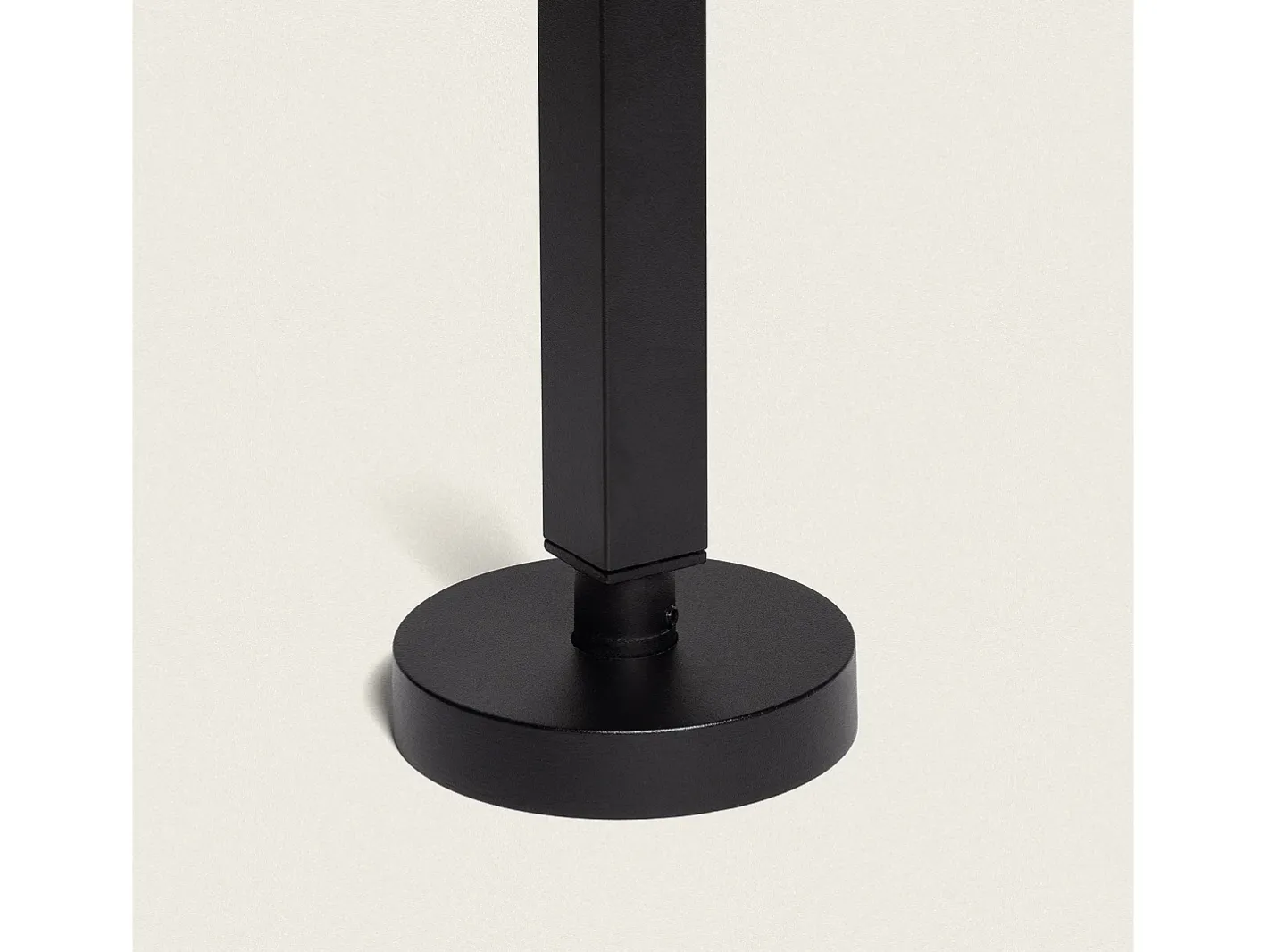 Ledkia Baliza de Pie Exterior LED 12-24W 80-160 cm Superficie Calax 800 mm Negro Sale
