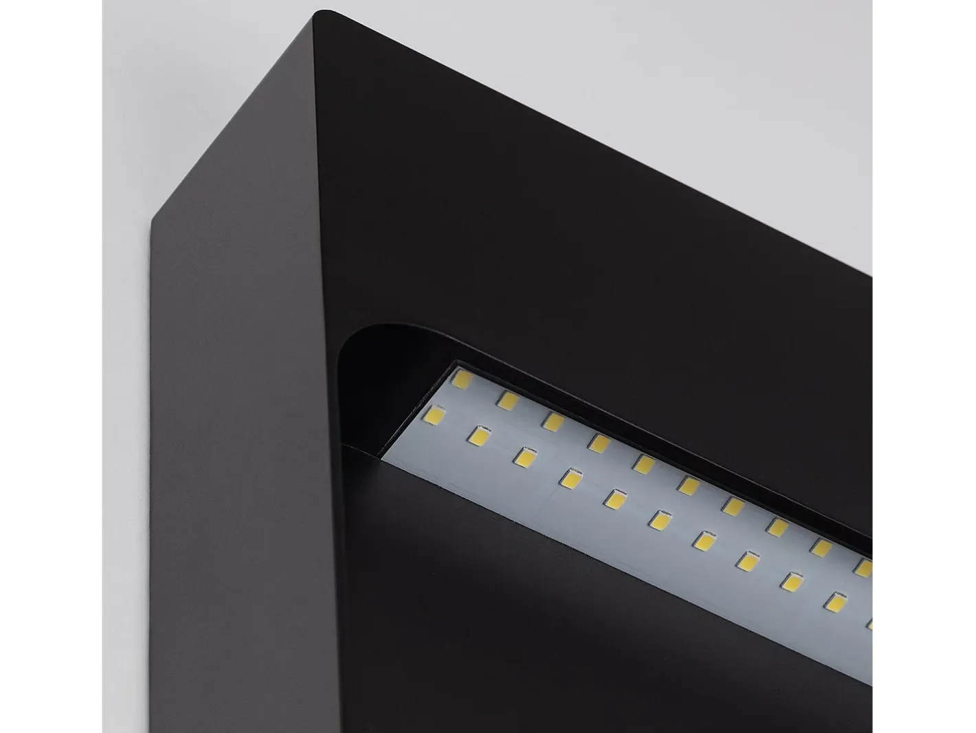 Ledkia Baliza Exterior LED 6W Superficie Pared Arca 6000K Blanco Frío Negro Outlet