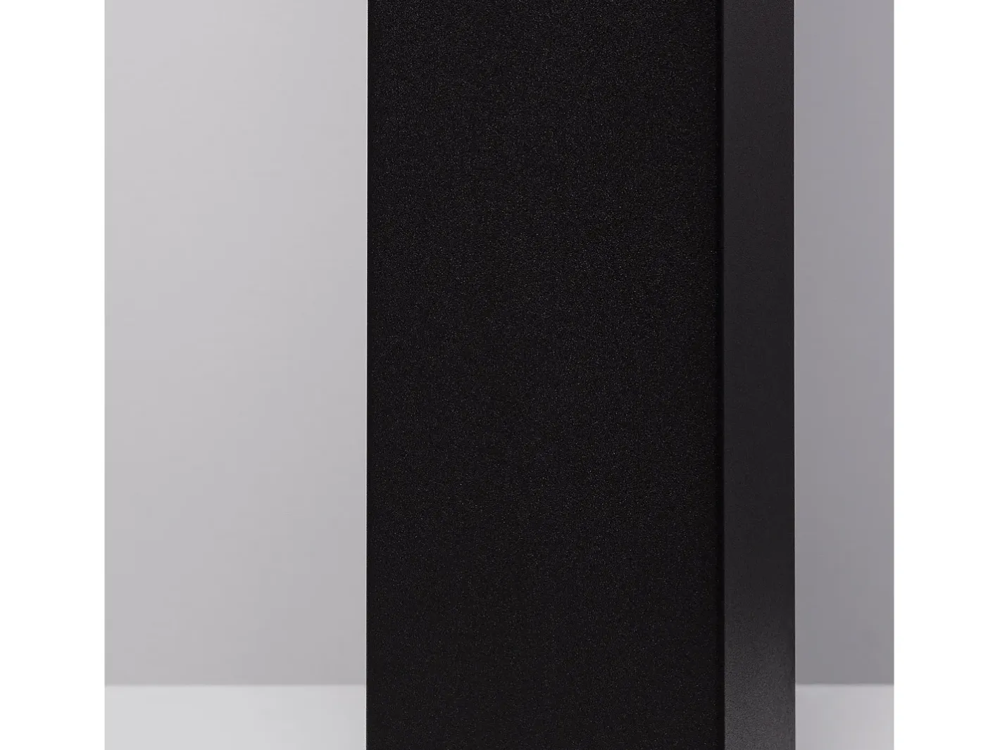 Ledkia Iluminación Exterior-Baliza Exterior Superficie Pie 74cm Augusta Negra Negro