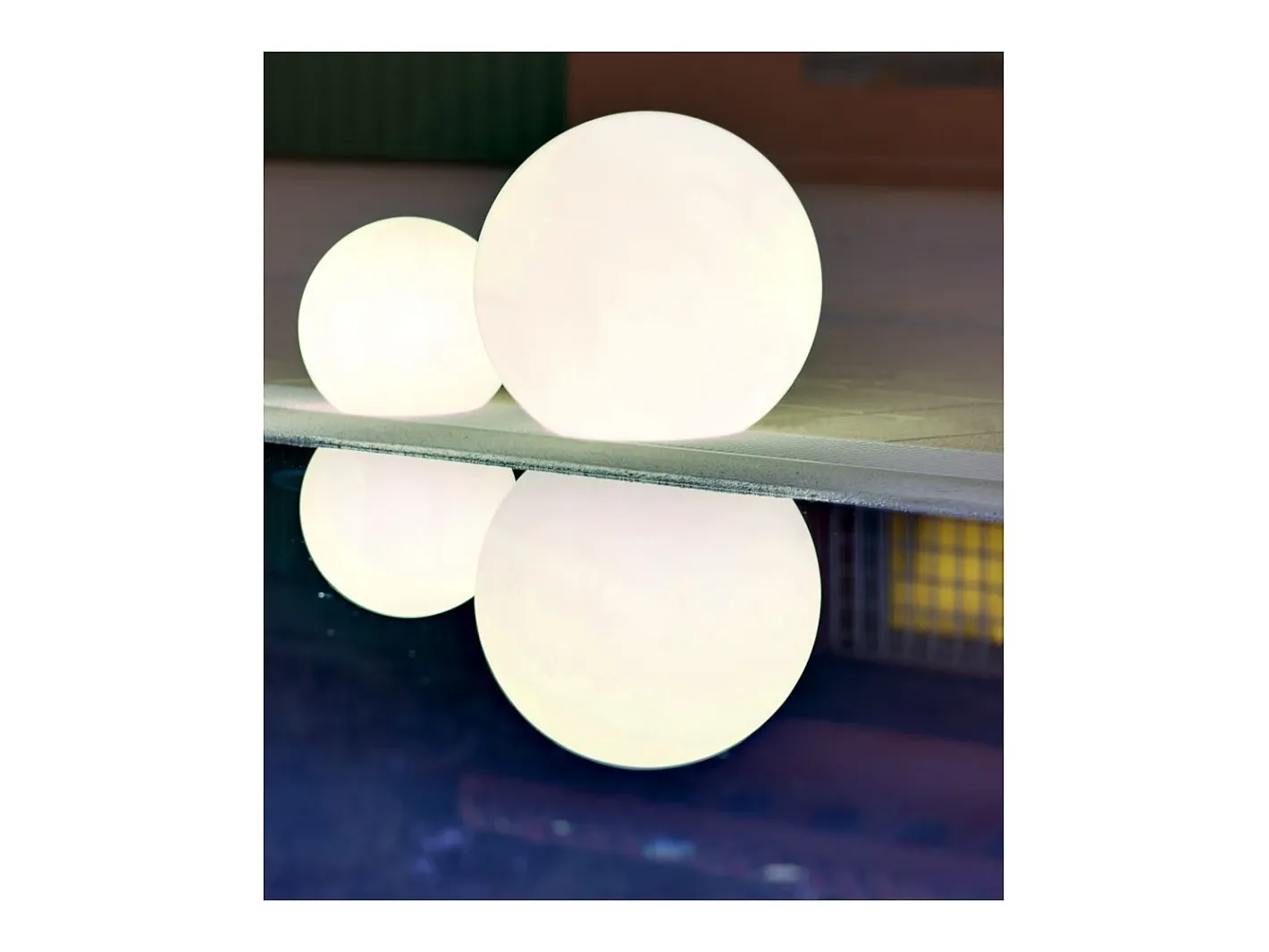 Newgarden Iluminación Exterior-Bola de luz exterior Buly 60 cm Solar + recarga eléctrica Blanco