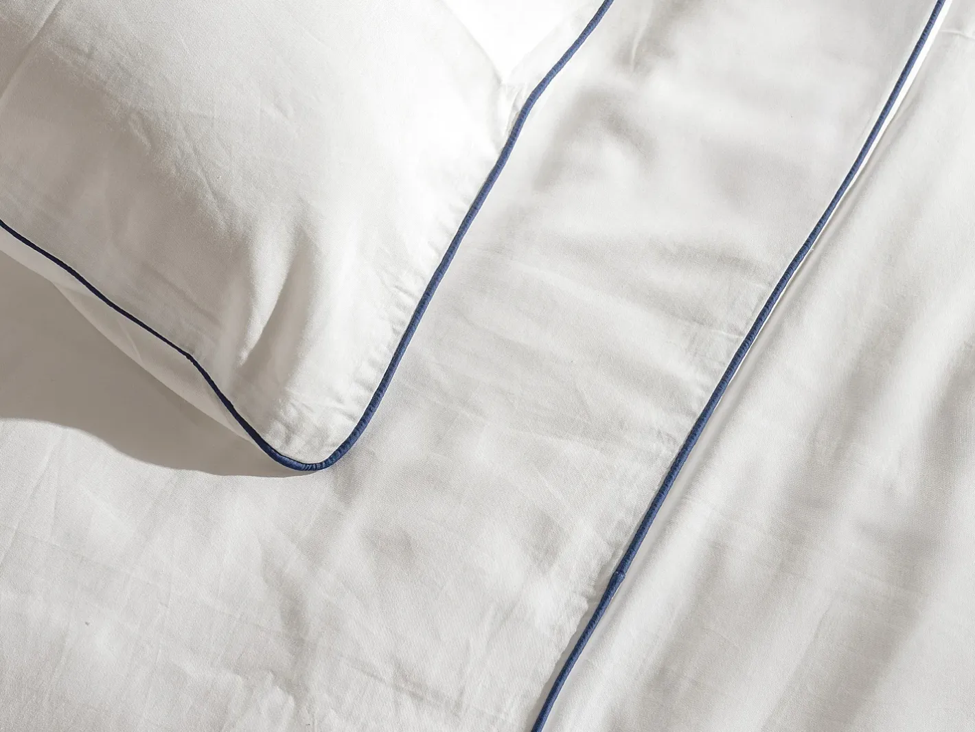 Clearance Palacio Conjunto de cama en percal 80 hilos/ cm² - Funda 240 x 260 cm + 2 fundas de almohada - Blanco y azul- AGAMI Azul / Blanco