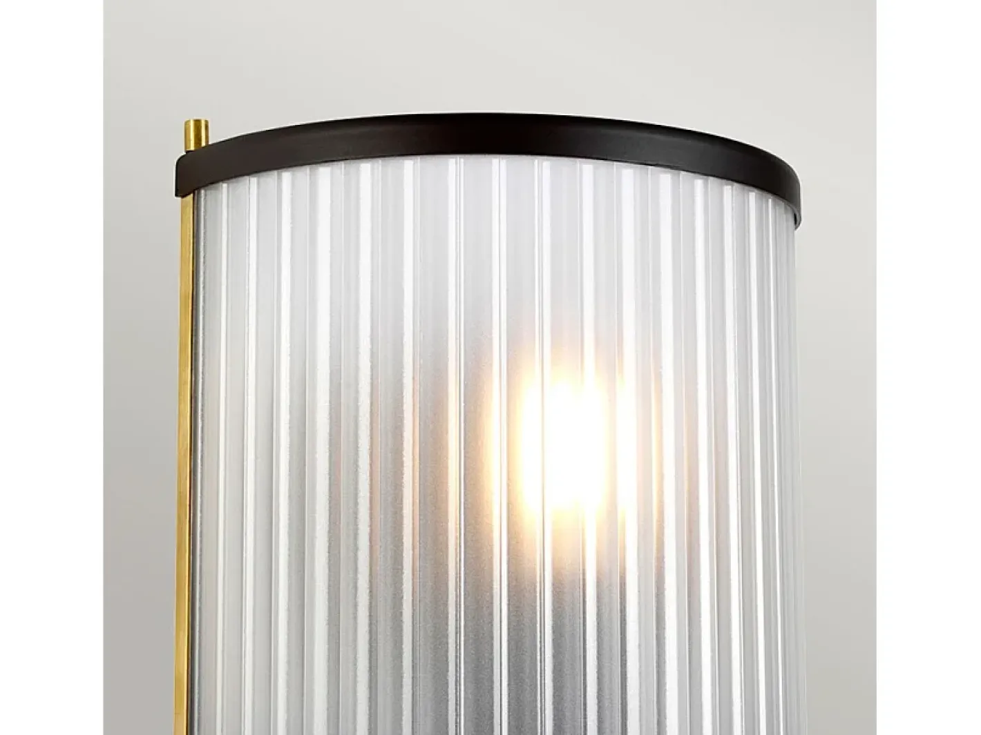 Hot Corona Flush 1 ljus vägglampa, museumsbrons, frostat glas Bronce