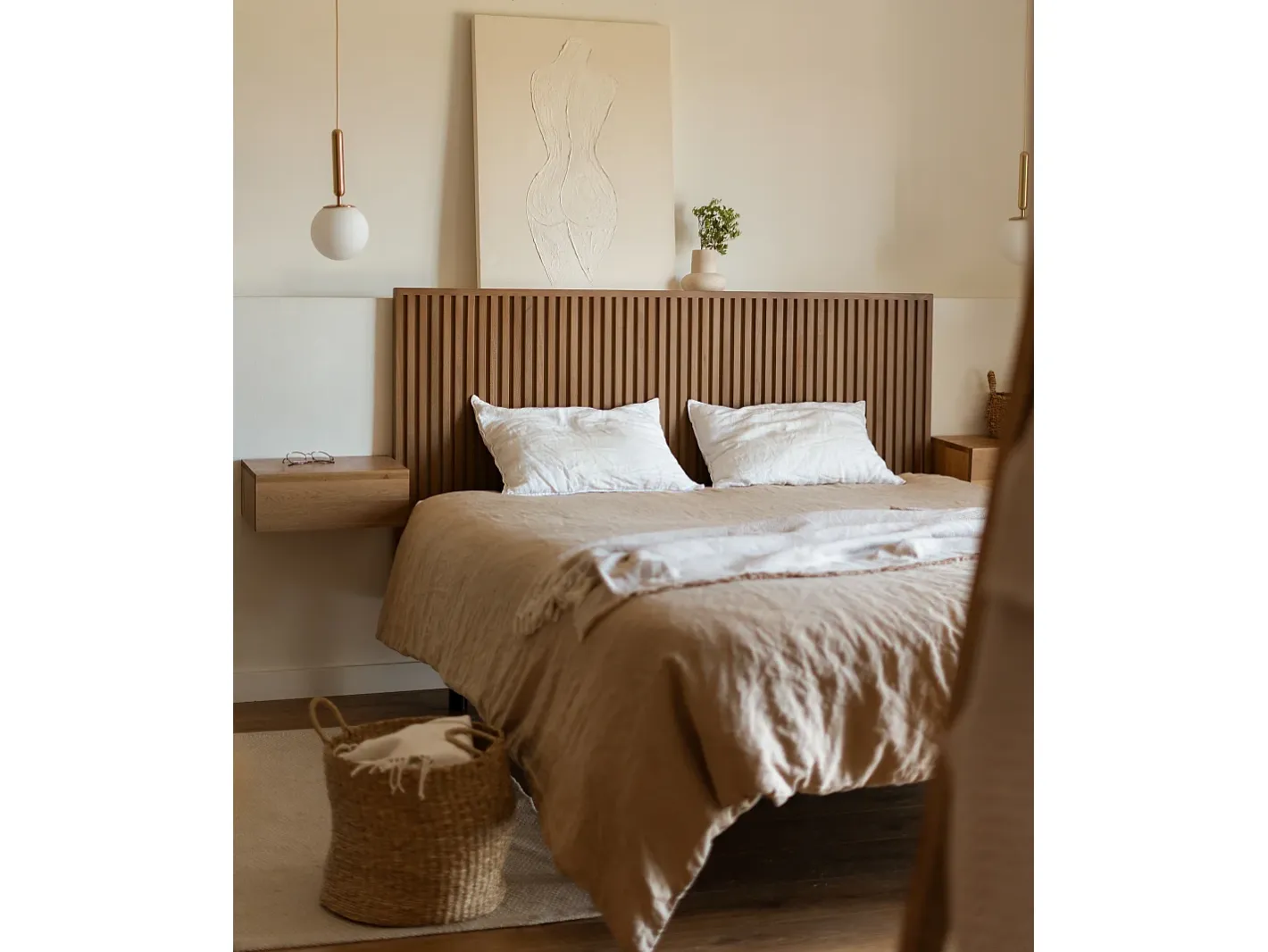 DECOWOOD Cuadro decorativo sobre lienzo de algodón con marco de madera marrón claro pintado artesanalmente con pintura al oleo de 60x80cm - LEO - Beige Hot