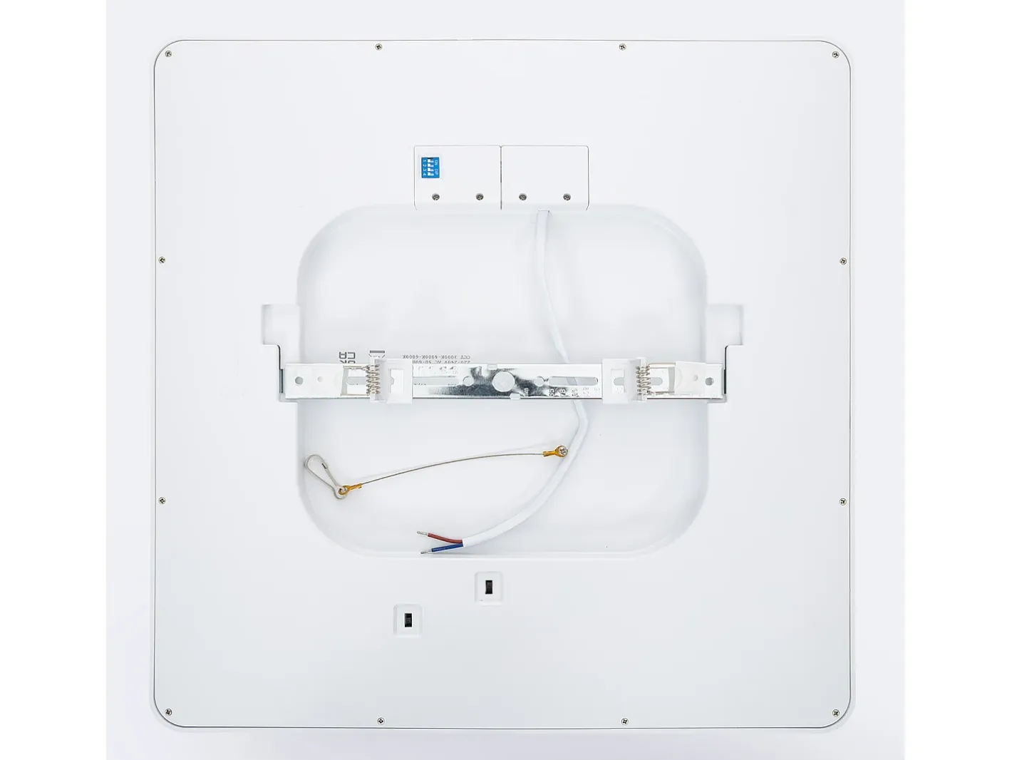 Discount Ledkia Downlight LED 18-24-30W Cuadrado CCT Seleccionable Sensor de movimiento y Crepuscular Corte Ø 55-200 mm 2700K - 4000K - 6000K Seleccionable (Cálido-Neutro-Frío) Blanco