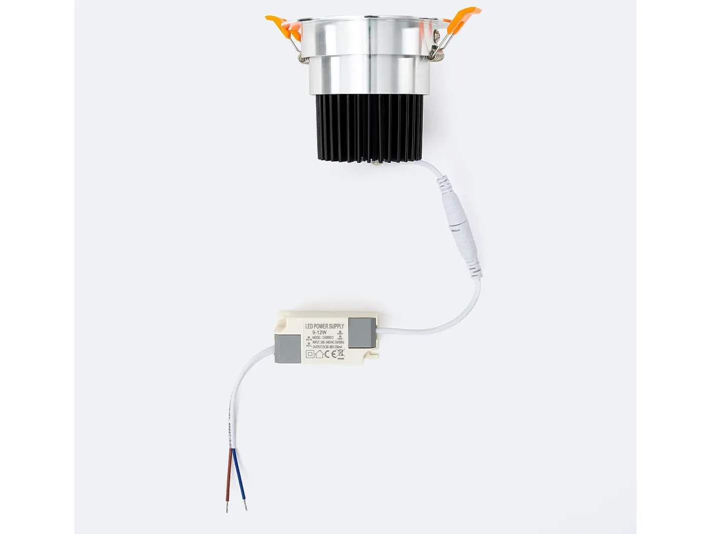 Ledkia Foco Downlight LED 12W COB Direccionable Circular Plata Corte Ø 90 mm No Flicker 4000K Blanco Neutro Plateado New