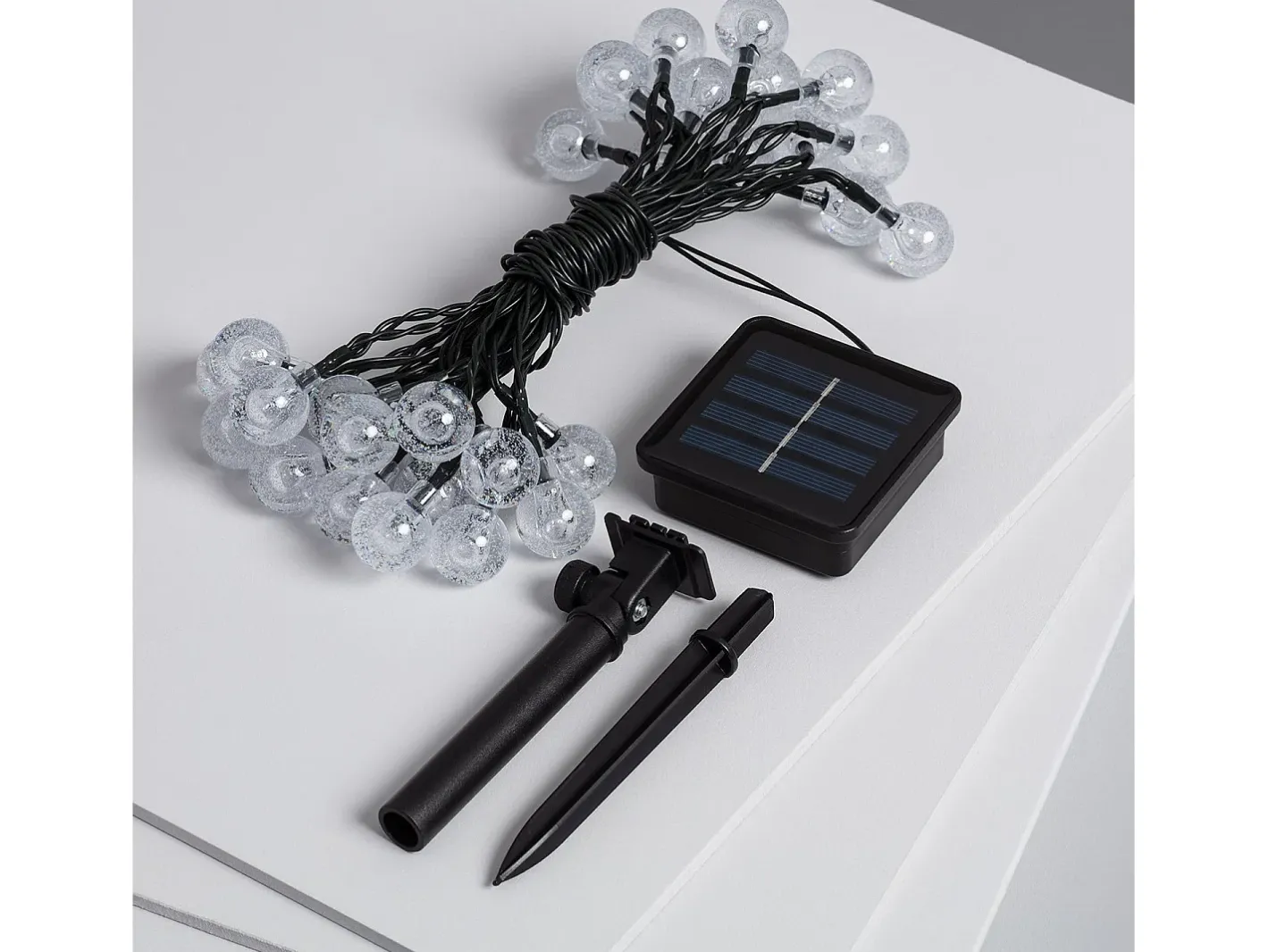 Ledkia Guirnalda Luminosa-Guirnalda Solar Exterior 30 Bolas LED 5m 5000K Blanco Frío Negro