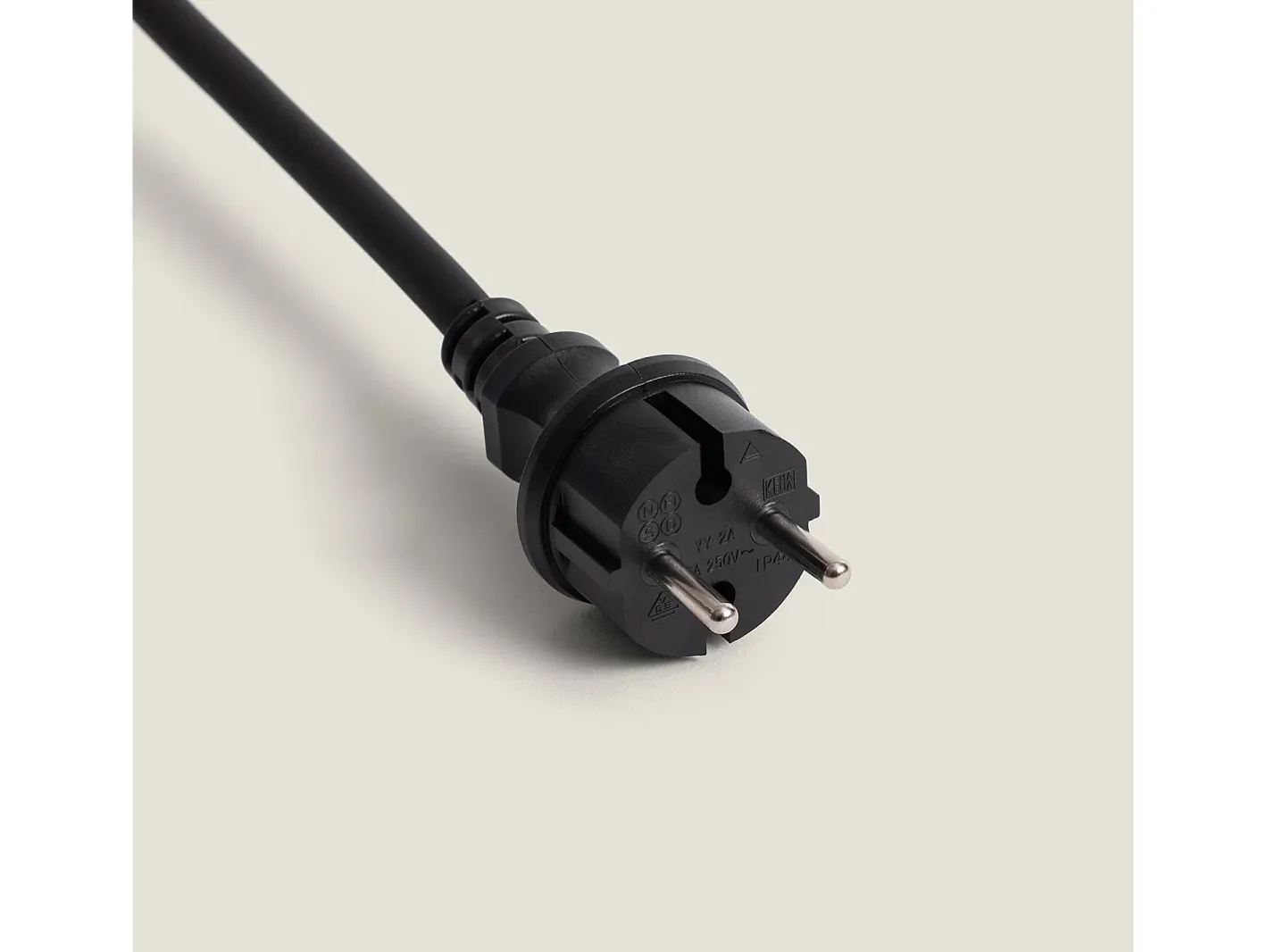 Ledkia Guirnalda Luminosa-Guirnaldas para Exterior IP44 Cable Eléctrico Plano con Portalámparas E27 a Medida 15 m Negro