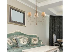 Lámpara de araña vienesa en hierro lacado con decoración. Oro antiguo y pantallas de lámparas d. 13 en PVC efecto tela de yute 3 luces 118 Ø52 Marfil Outlet