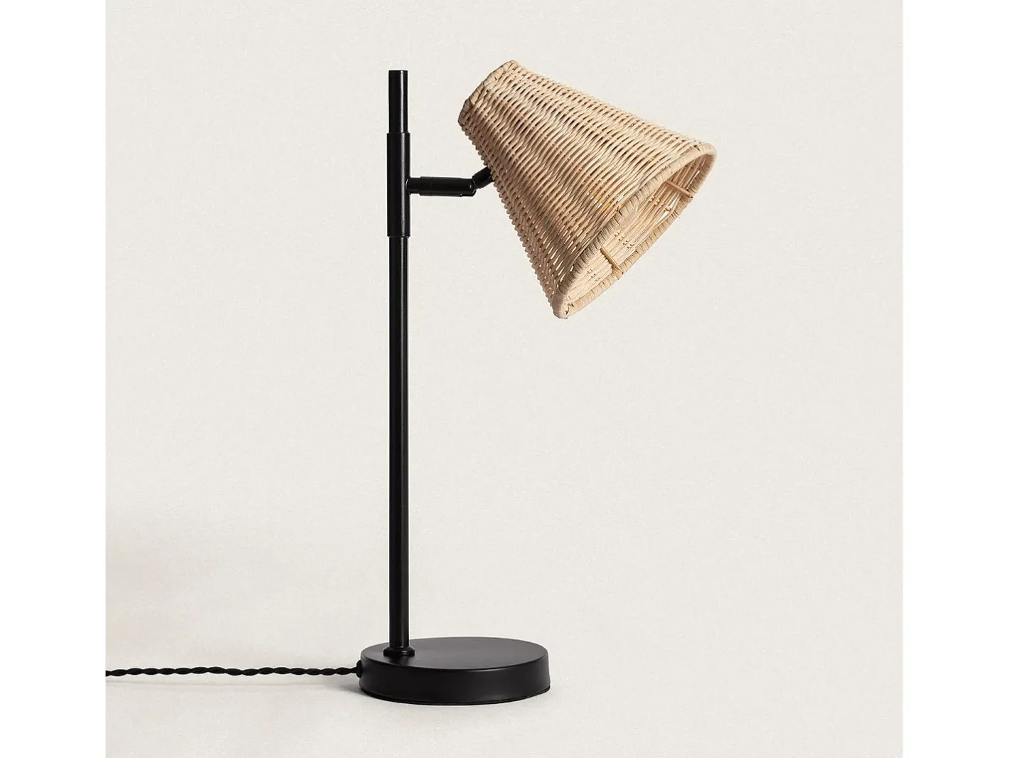 Ledkia Lámpara de Mesa de Metal y Ratán Cesto Negro Clearance
