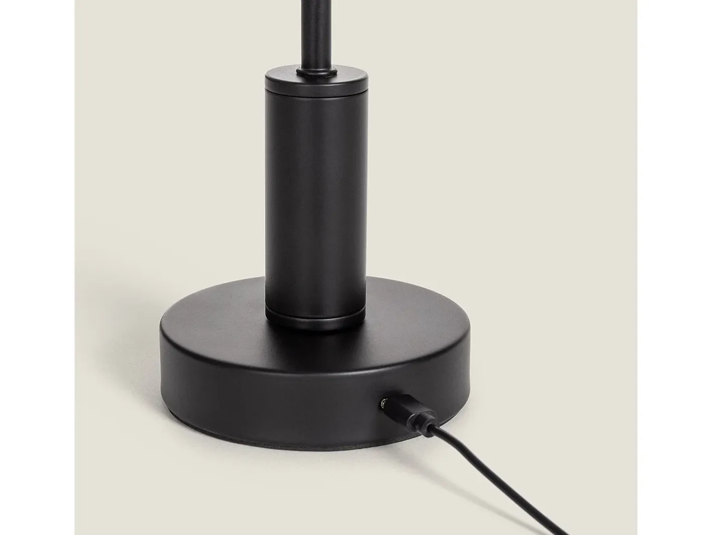 Clearance Ledkia Lámpara de Mesa LED Metal Portátil con Batería USB Recargable Luliu Ludza Negro