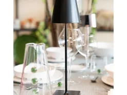 Lámpara de mesa LED Poldina Pro Black recargable y regulable con duración de batería de hasta 12 horas. IP65 para exteriores. Negro Outlet