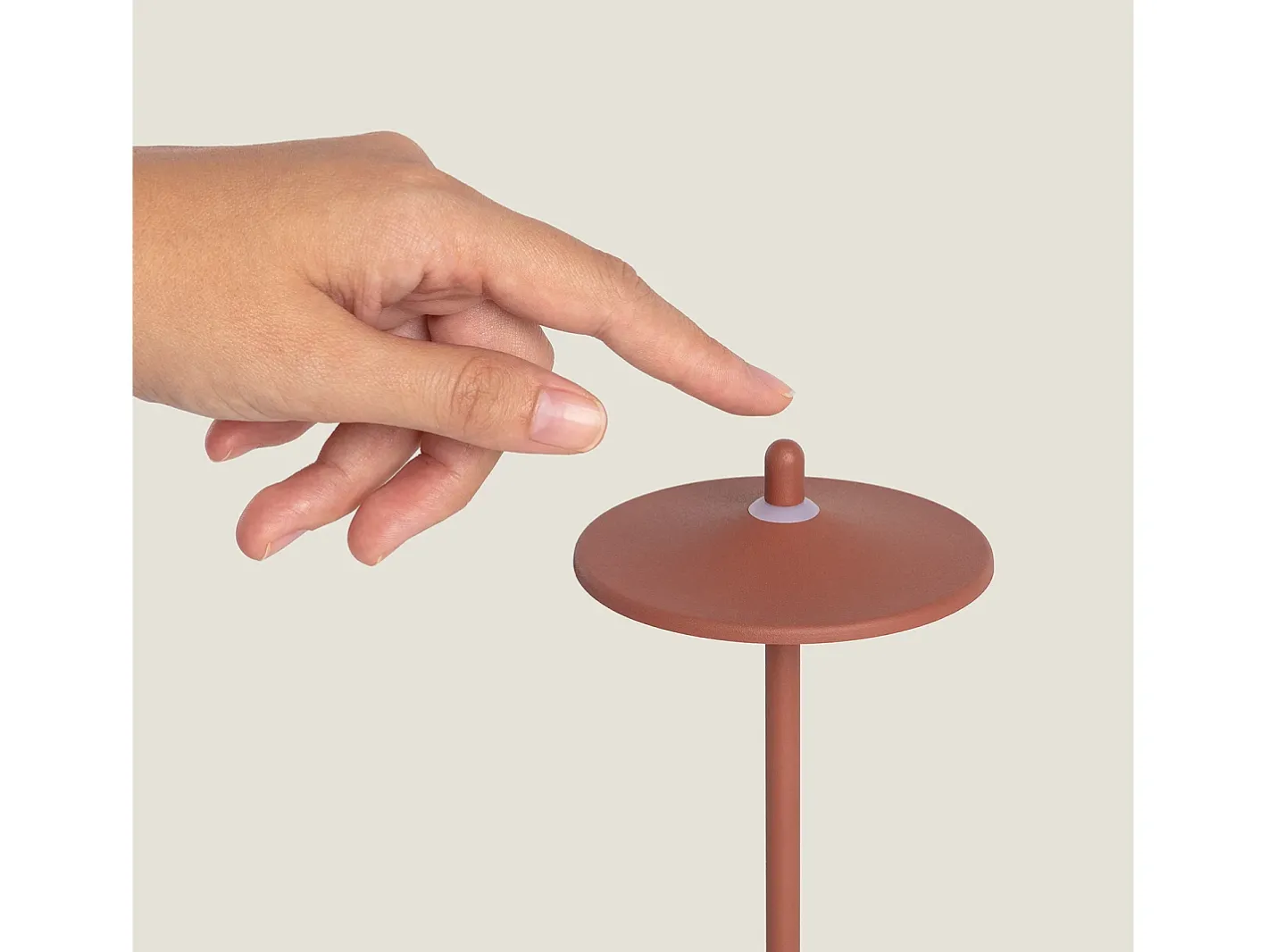 Online Ledkia Lámpara de Mesa LED Portátil para Exterior Metal con Batería Recargable Milevani Terracota