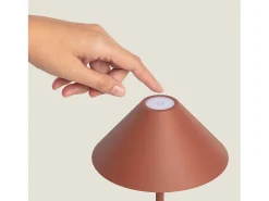 Ledkia Lámpara de Mesa LED Portátil para Exterior Metal con Batería Recargable Chamle Marrón Marru00f3n