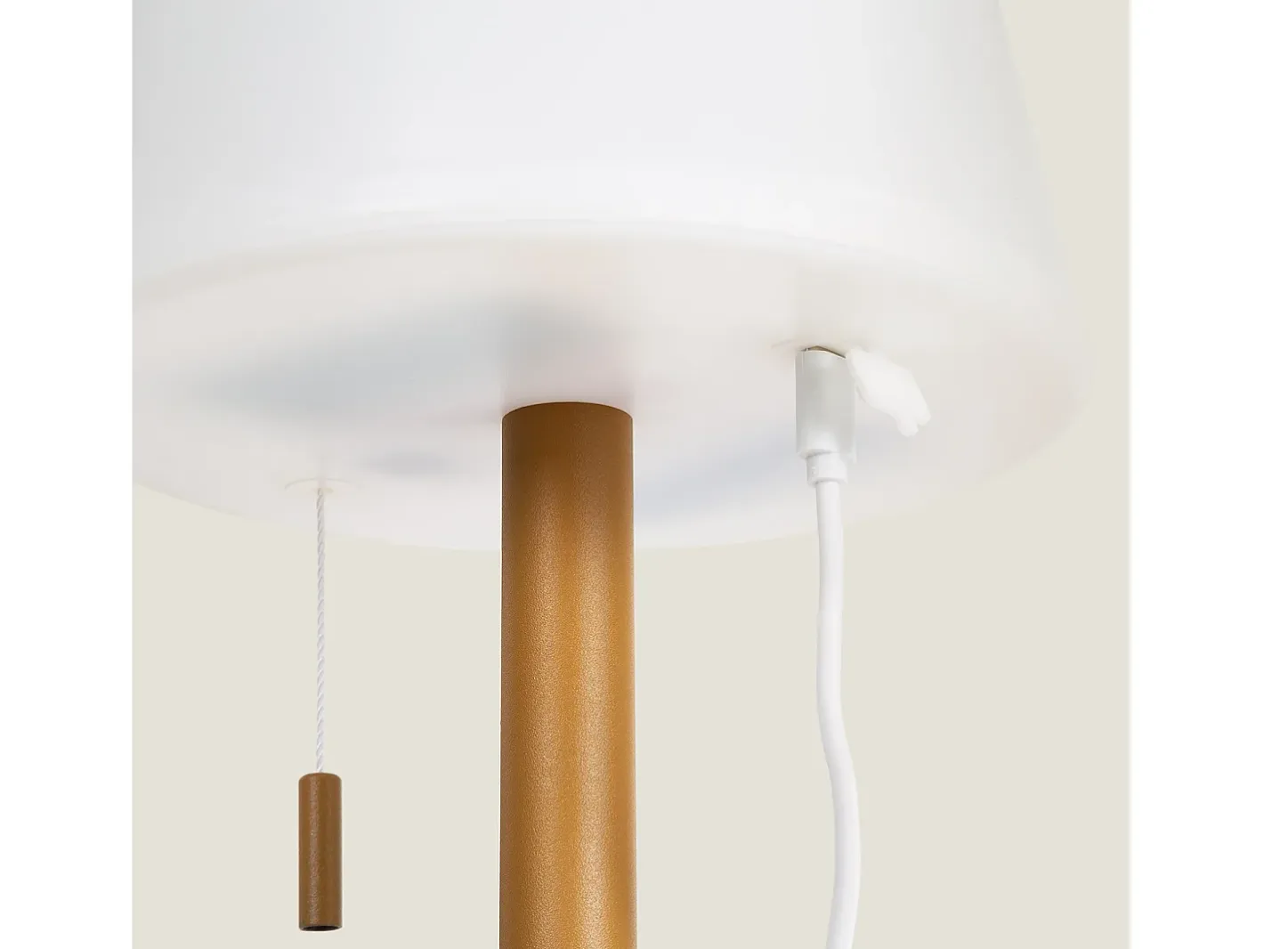 Outlet Ledkia Lámpara de Mesa LED Portátil para Exterior Aluminio con Batería Recargable Epinay Camel