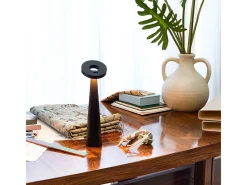 Lámpara De Mesa-Lámpara de mesa recargable Zafferano Angelina: inalámbrica, cabezal ajustable, control táctil, diseño interior moderno, color . Negro