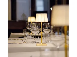 Lámpara de mesa recargable con atenuador táctil LED Poldina Classic Zafferano - Elegante diseño inalámbrico Dorado