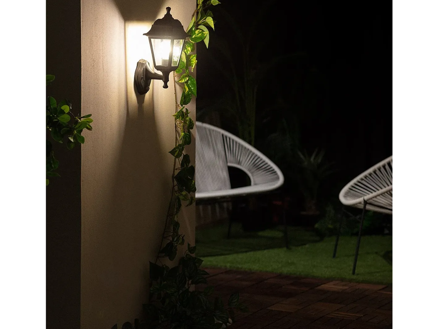 Clearance Ledkia Lámpara de Pared Exterior con Detector de Movimiento PIR Mini Villa Negro