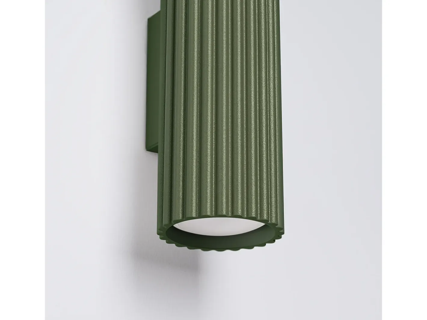 Outlet Sollux Lighting Lámpara de pared Gloow minimalista de aluminio - 2 fuentes luminosas 3000K - L.6,5 x A.30 cm - oliva Verde
