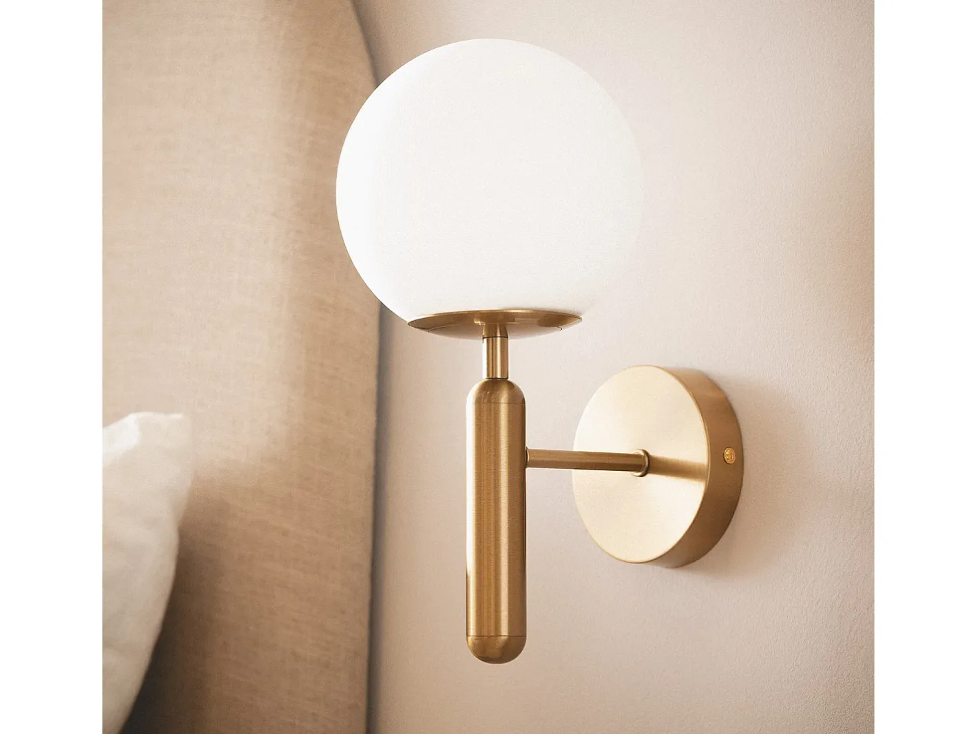 Ledkia Aplique Para Pared-Lámpara de Pared Metal y Cristal Oto Dorado