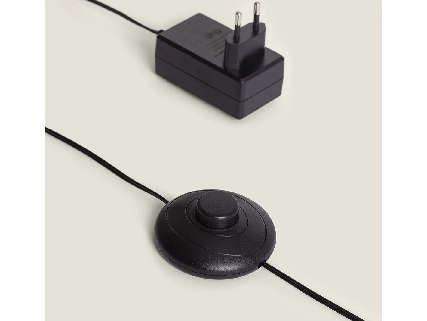 Ledkia Lámpara De Pie-Lámpara de Pie LED 27W Metal Meghri Negro