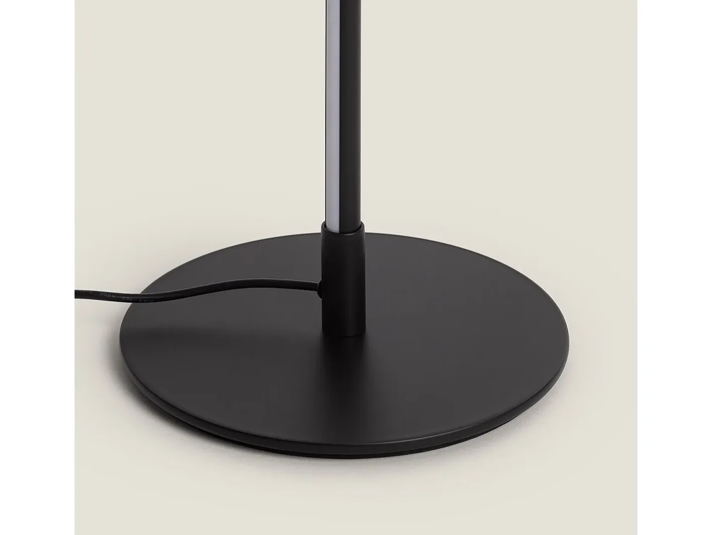 Ledkia Lámpara De Pie-Lámpara de Pie LED 27W Metal Meghri Negro