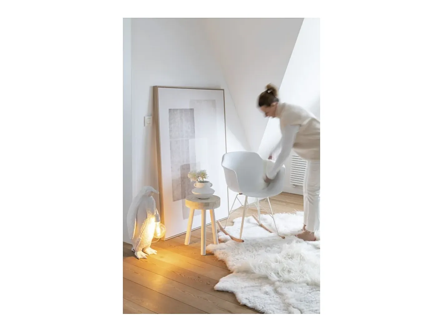 J-Line Lámpara pingüino de resina Blanca 32.5x31x59cm Blanco