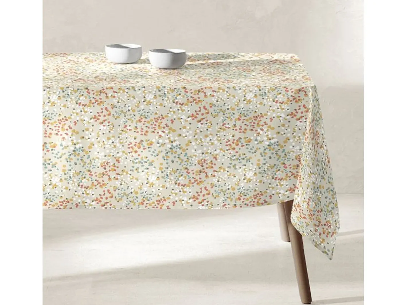 Mantelería-Mantel de resina antimanchas Terracota 135x135 cm JAVA - SACASA Marru00f3n