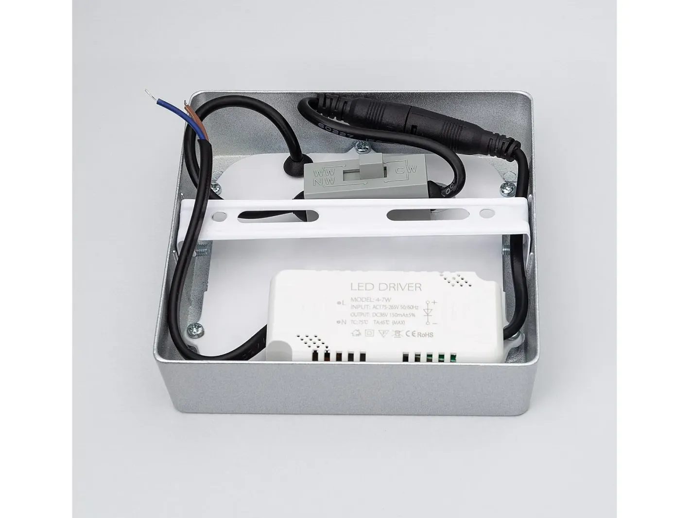 Ledkia Plafón LED 6W Cuadrado Aluminio 105x105 mm Slim CCT Seleccionable Galán SwitchDimm Gris Multicolor