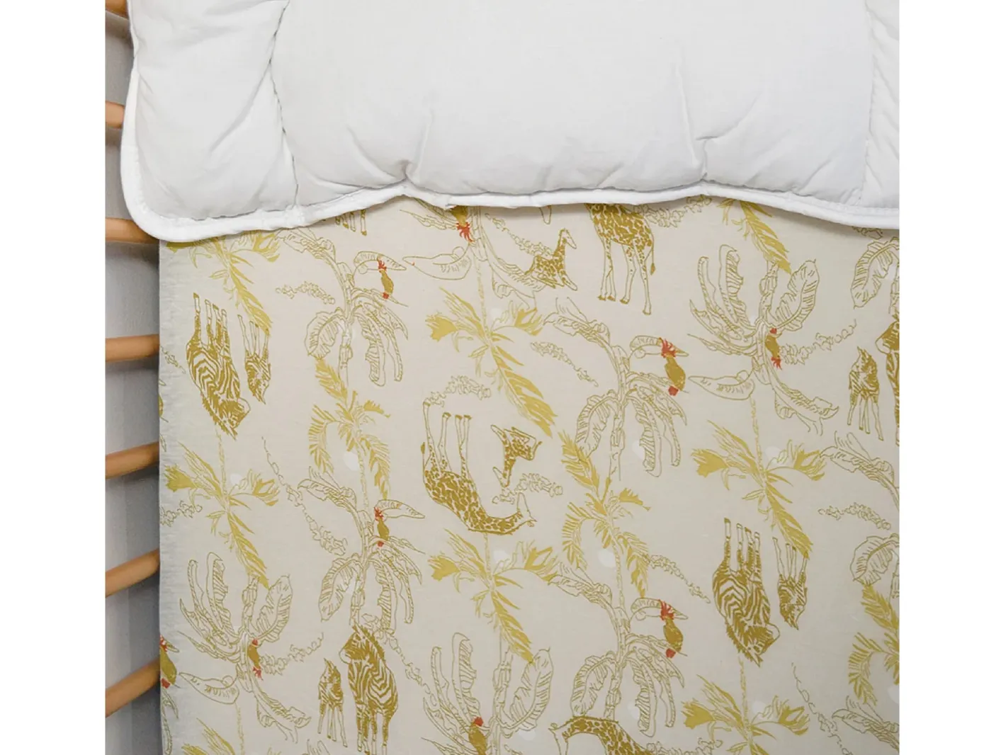 Sábana bajera de punto infantil con estampado de animales de la sabana 60 x 120 cm Amarillo Sale