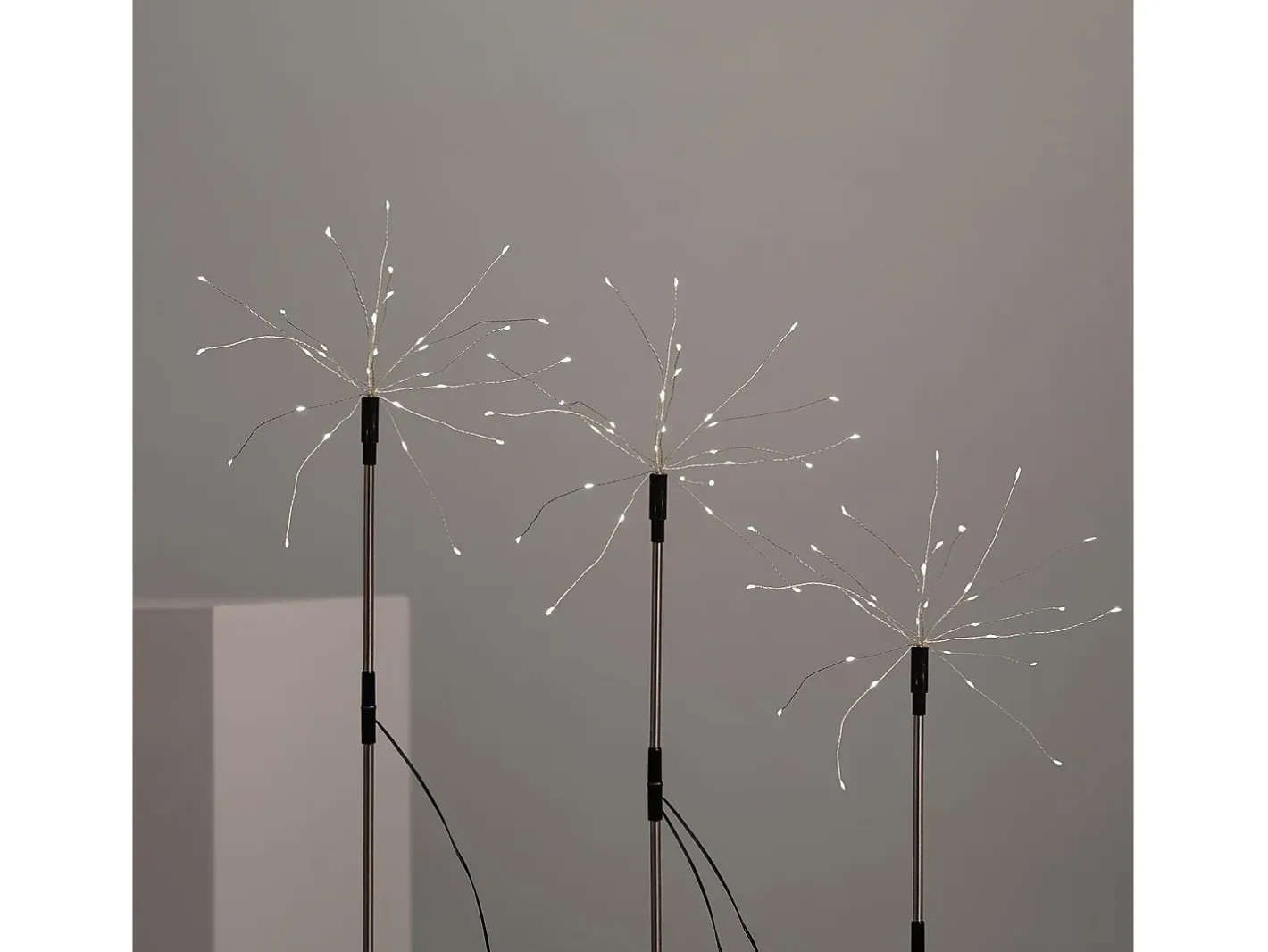 Ledkia Guirnalda Luminosa-Set de 3 Pinchos LED Exterior Solar Diente de Leon 3000K Blanco Cálido Negro